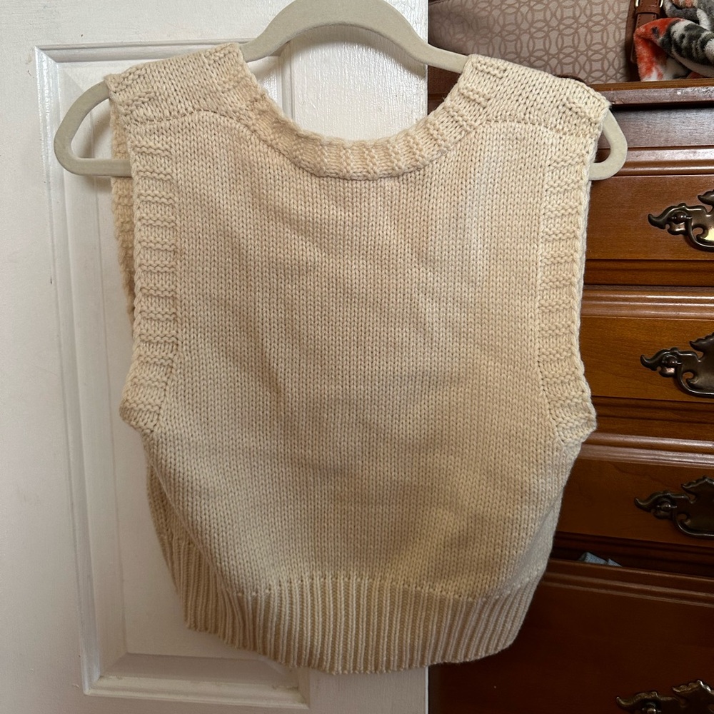 Beginning Boutique Vest - Picture 2 of 3